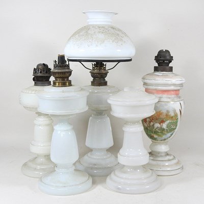 Lot 676 - A collection of oil lamps