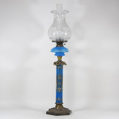Lot 13 - A 19th century brass oil lamp