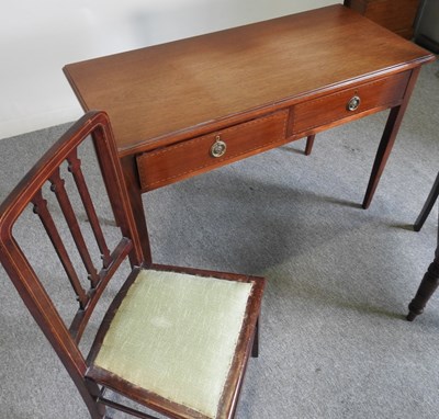 Lot 715 - An Edwardian side table and chairs