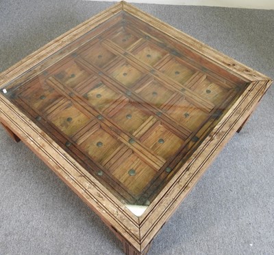 Lot 420 - An Indonesian coffee table