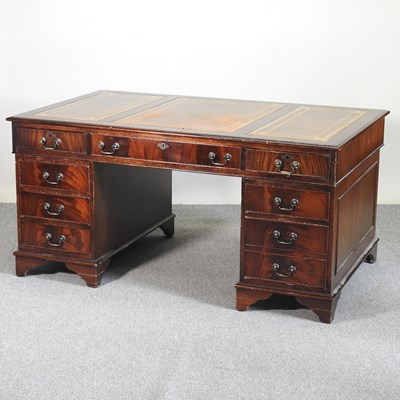 Lot 666 - A reproduction pedestal desk