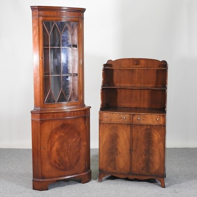 Lot 578 - A Victorian chiffonier and corner cabinet