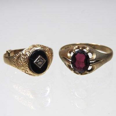 Lot 108 - Two signet rings