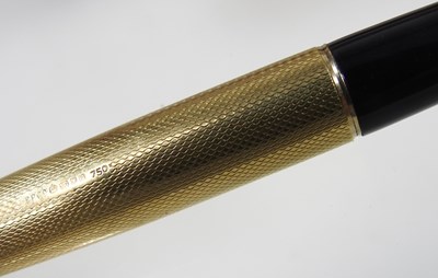 Lot 92 - An 18 carat gold Parker fountain pen