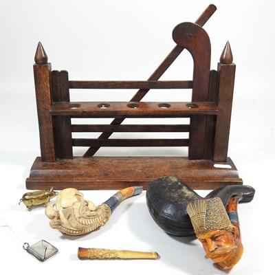 Lot 213 - A meerschaum pipe and other items