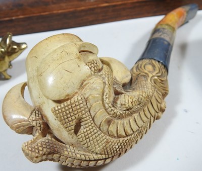 Lot 213 - A meerschaum pipe and other items