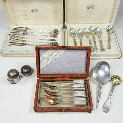 Lot 634 - A collection of silver cutlery