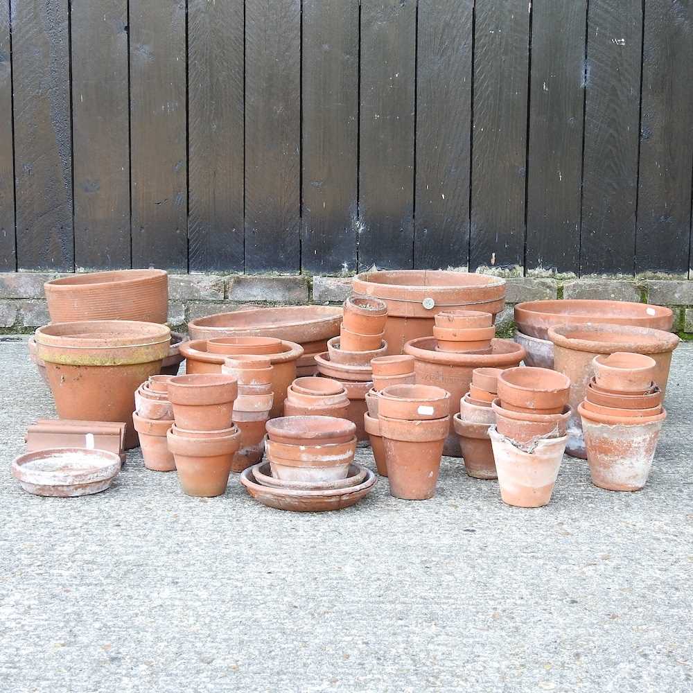 Lot 550 - Various terracotta pots