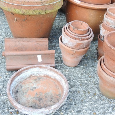 Lot 550 - Various terracotta pots