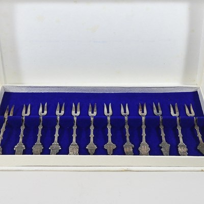 Lot 303 - A set of twelve continental pastry forks