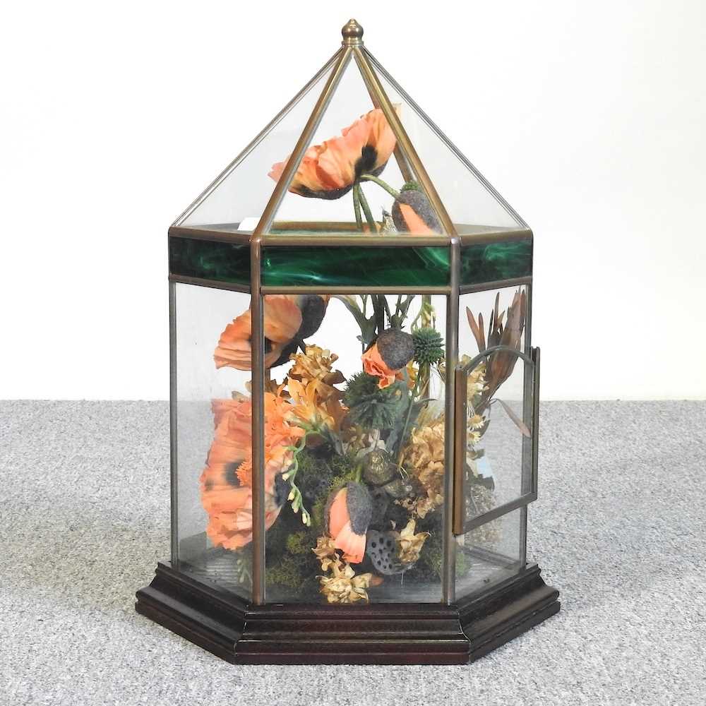 Lot 524 - A terrarium