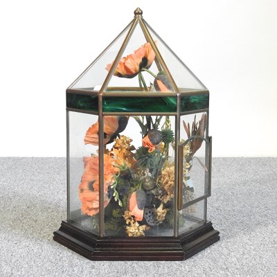 Lot 524 - A terrarium