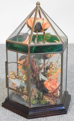 Lot 524 - A terrarium