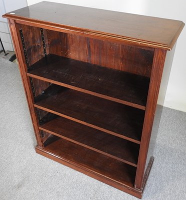 Lot 599 - An early 20th century bookcase