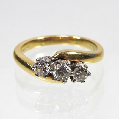 Lot 87 - An 18 carat gold ring