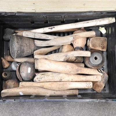 Lot 390 - A collection of hand tools