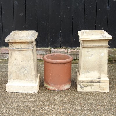 Lot 595 - A pair of chimney pots