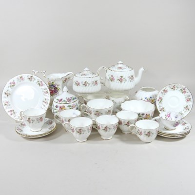 Lot 853 - A Minton Spring Bouquet pattern part tea...