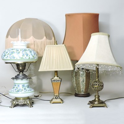 Lot 334 - A collection of table lamps