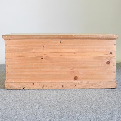 Lot 283 - A pine blanket box