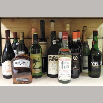 Lot 92 - A collection of wines and spirits