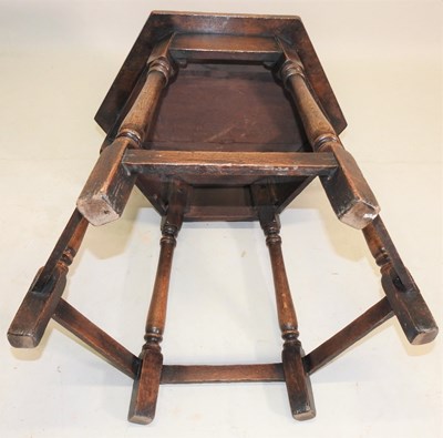 Lot 177 - An oak occasional table