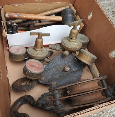 Lot 417 - A collection of tools