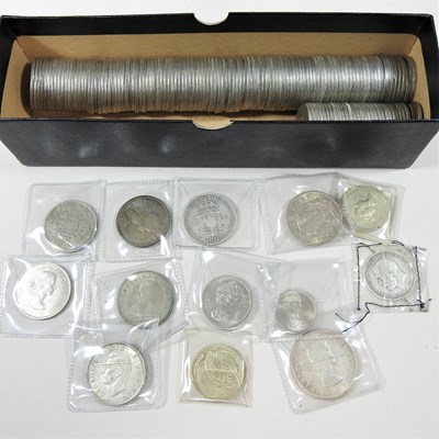Lot 182 - A collection of English crowns