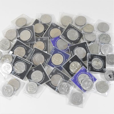 Lot 185 - A collection of commemorative coins