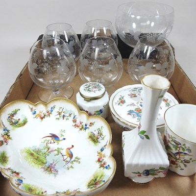 Lot 322 - A collection of china and glass