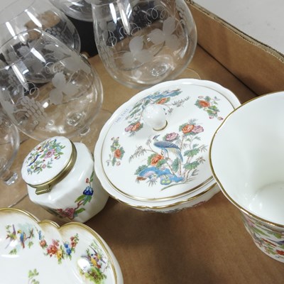 Lot 322 - A collection of china and glass