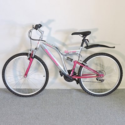 Lot 585 - A ladies mountain bike