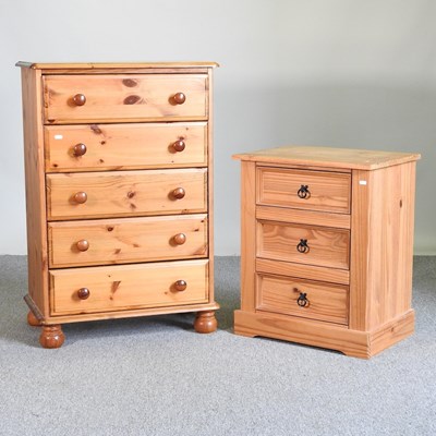 Lot 315 - A chest and a cabinet