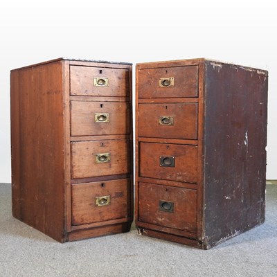 Lot 183 - A pair of chests