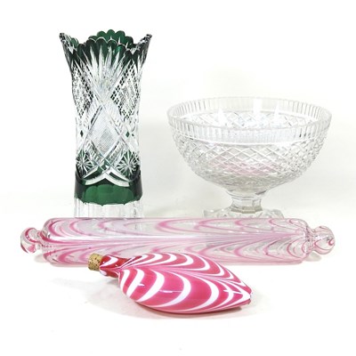 Lot 242 - A collection of cut glass