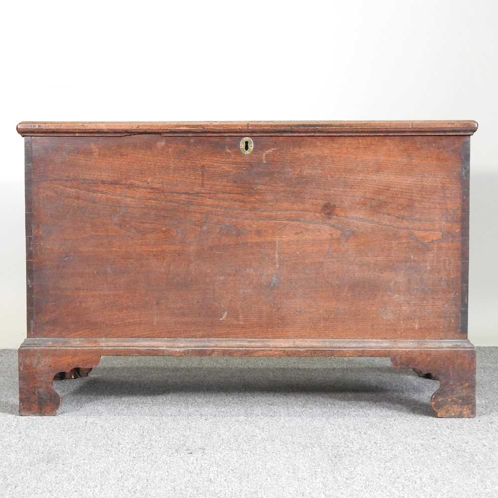 Lot 122 - An 18th century oak box