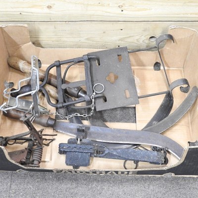 Lot 383 - A collection of traps and tools