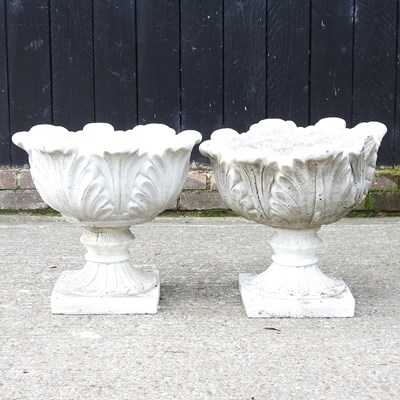 Lot 452 - A pair of garden urns