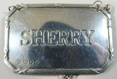 Lot 200 - A silver compact