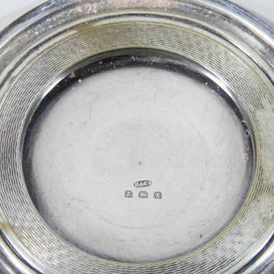 Lot 200 - A silver compact