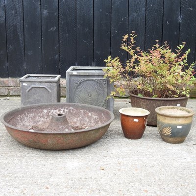 Lot 709 - A cast iron pig trough, together with a...