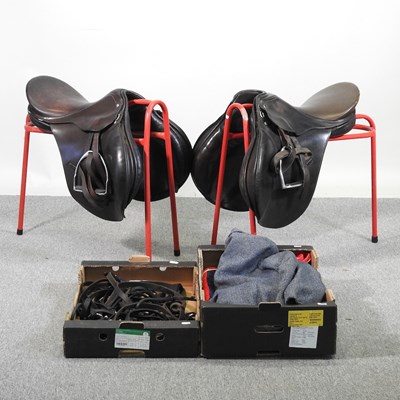 Lot 136 - A collection of equestrian items, to include...