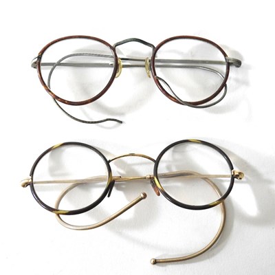 Lot 354 - Two pairs of vintage gilt spectacles (2)