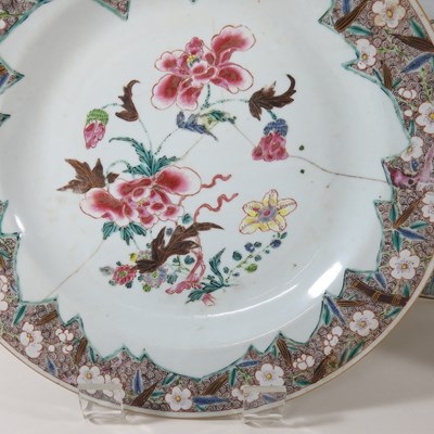 Lot 64 - A set of five 18th century Chinese porcelain...