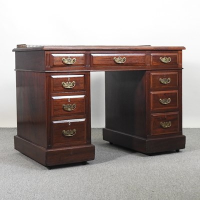 Lot 533 - An Edwardian mahogany pedestal desk, with a...