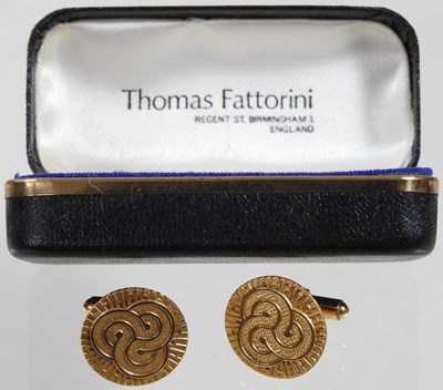 Lot 277 - A pair of 9 carat gold cufflinks, each of...