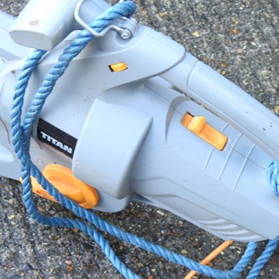 Lot 731 - A Flymo electric garden leaf blower/vacuum,...