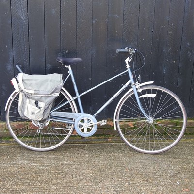 Lot 554 - A vintage Raleigh ladies bicycle