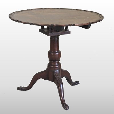 Lot 258 - A 19th century mahogany occasional table