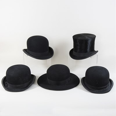 Lot 238 - A vintage top hat